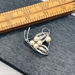 Vintage silver filigree floral brooch faux pearl beads leafy pin